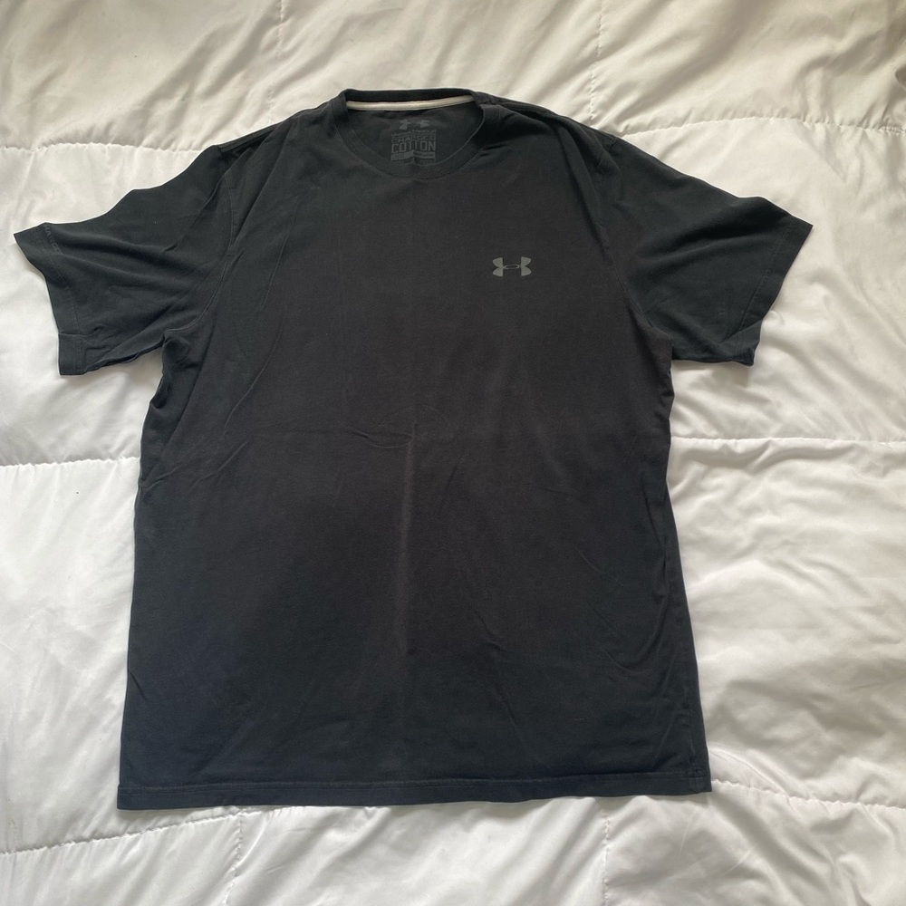 Men’s Black Under Armour T-Shirt Size Large